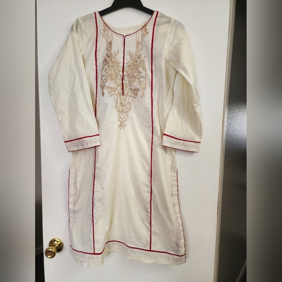 Shalwar kameez suit - Picture 3 of 6